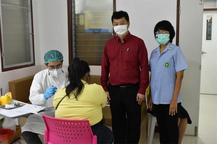 วันที่ 15 ตุลาคม 2564 นักเรียน นักศึกษาเข้ารับการฉีดวัคซีน Pfizer ป้องกันโควิด-19
